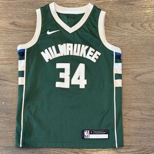 Giannis Antetokounmpo Nike Green and Cream Milwaukee Basketball Jersey 34 small
